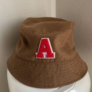 Wild fable bucket hat